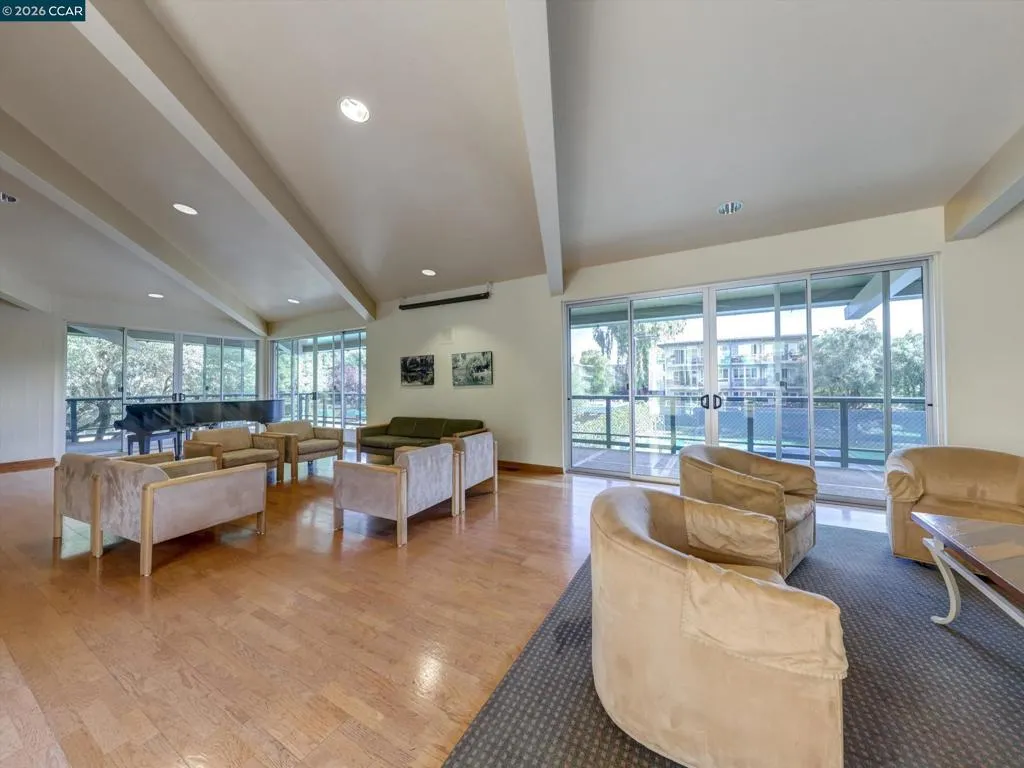 820 N Delaware St 215, San Mateo, California 94401 home-pic-22