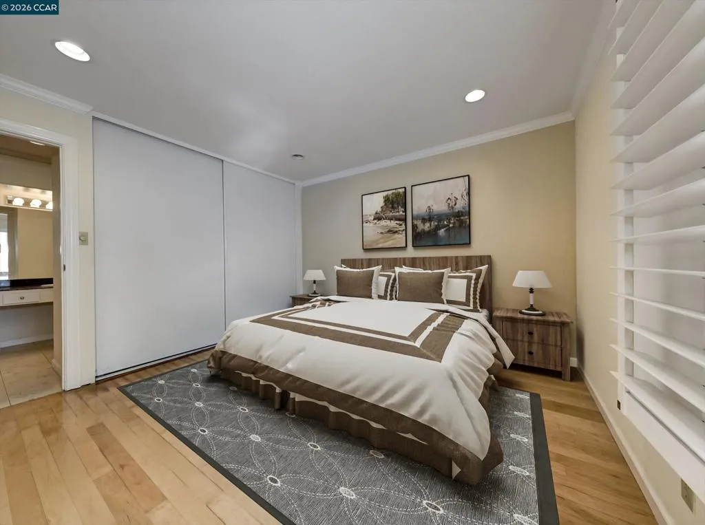 820 N Delaware St 215, San Mateo, California 94401 home-pic-13