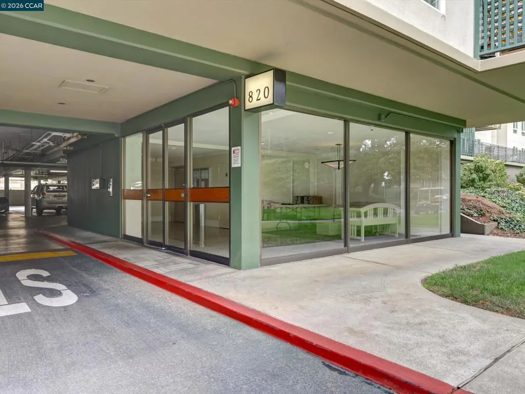 820 N Delaware St 215, San Mateo, California 94401 home-pic-5