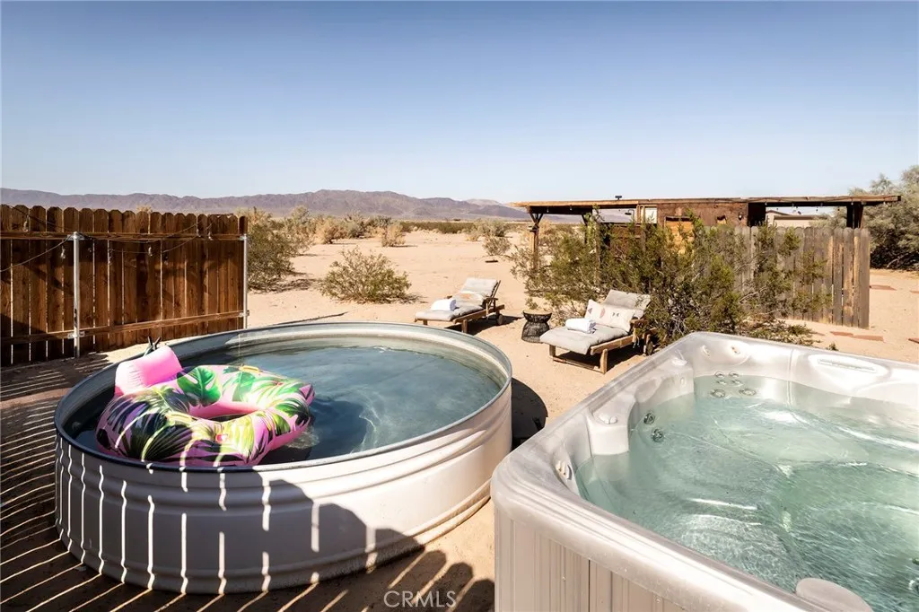 80322 Mesa Drive, 29 Palms, California 92277 home-pic-4