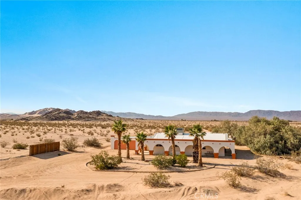 80322 Mesa Drive, 29 Palms, California 92277 home-pic-66