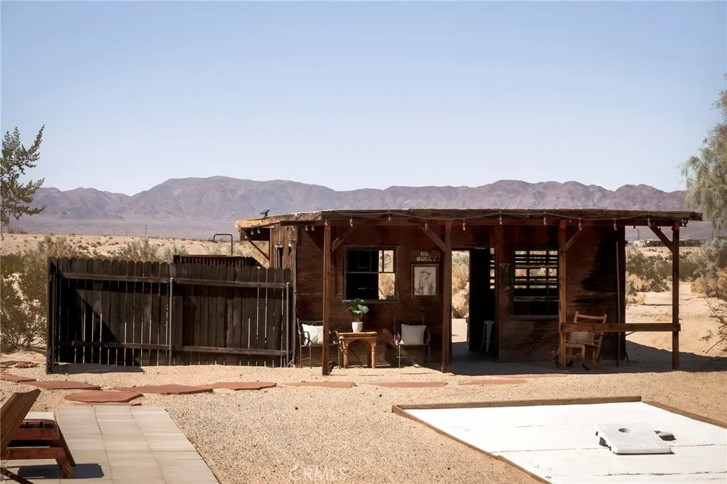 80322 Mesa Drive, 29 Palms, California 92277 home-pic-6