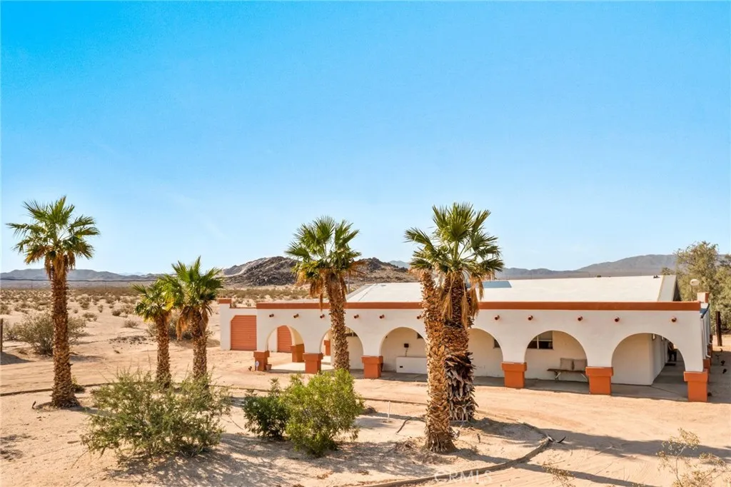 80322 Mesa Drive, 29 Palms, California 92277 home-pic-68