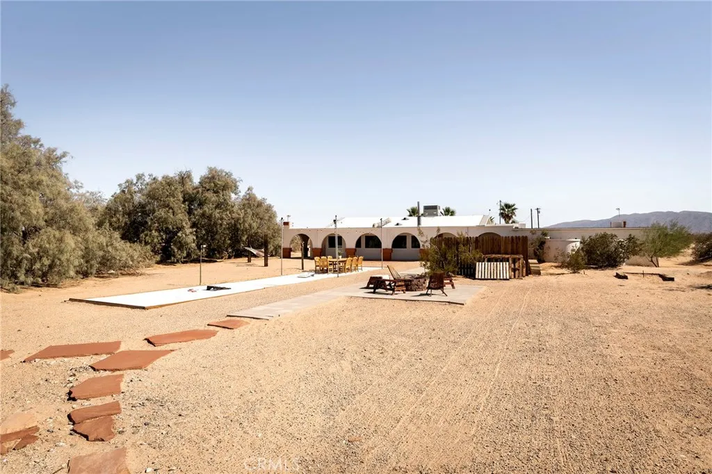 80322 Mesa Drive, 29 Palms, California 92277 home-pic-48