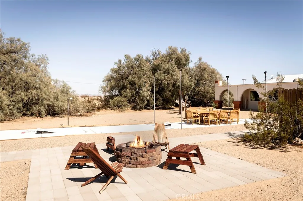 80322 Mesa Drive, 29 Palms, California 92277 home-pic-47
