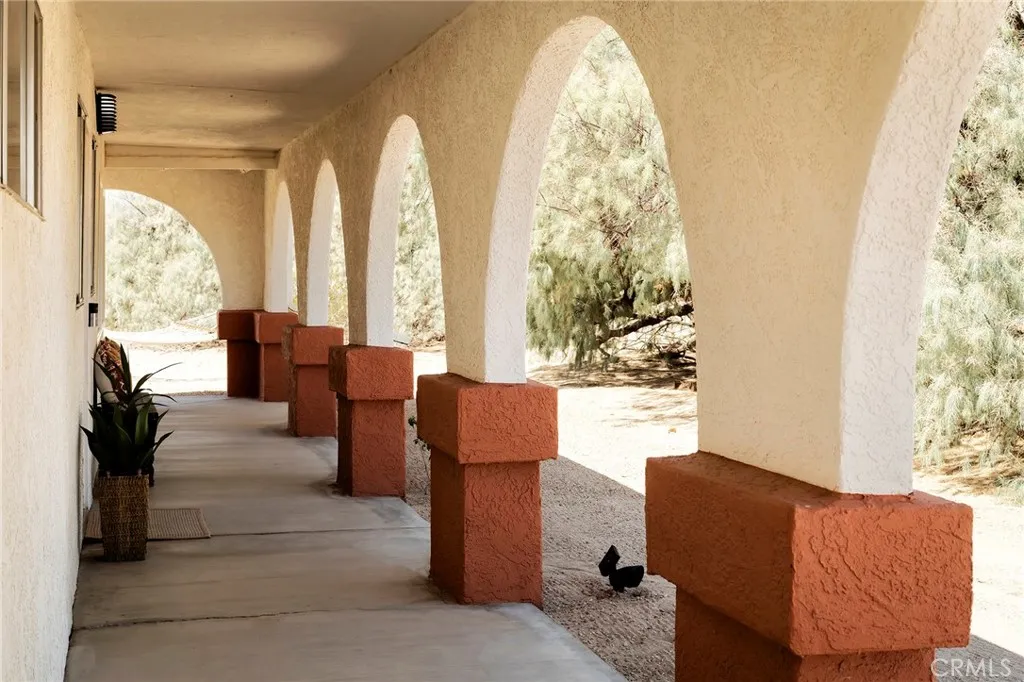 80322 Mesa Drive, 29 Palms, California 92277 home-pic-14
