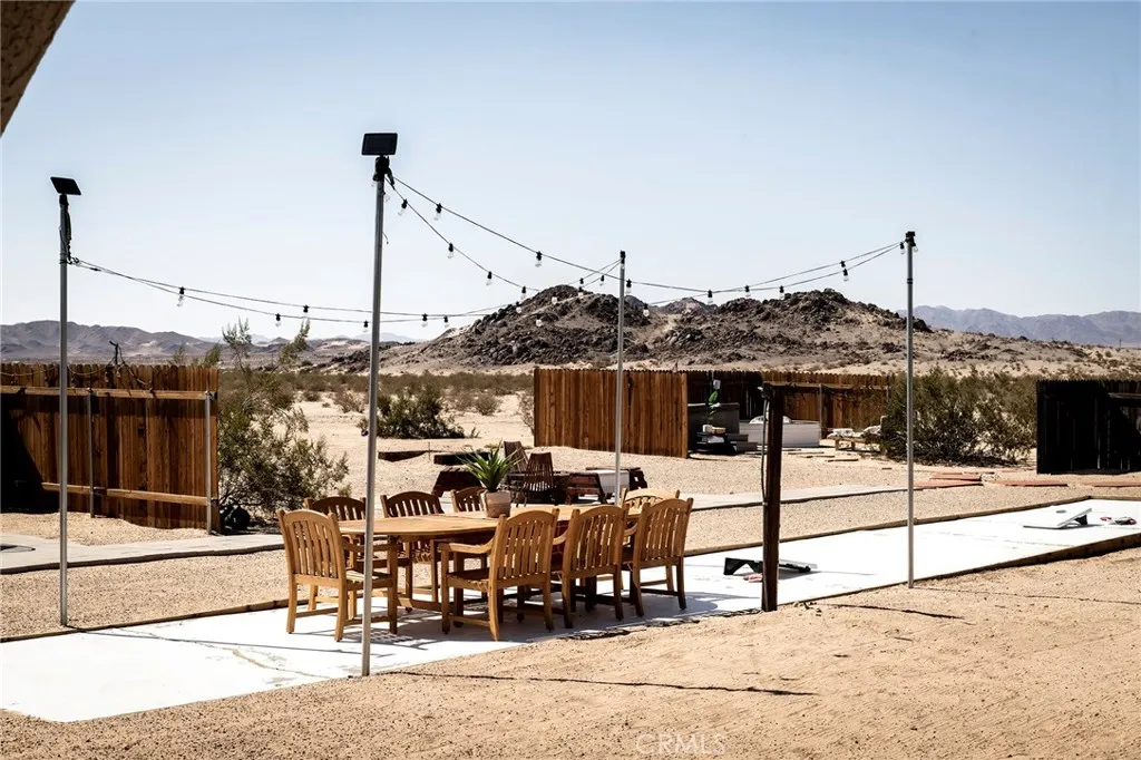 80322 Mesa Drive, 29 Palms, California 92277 home-pic-38
