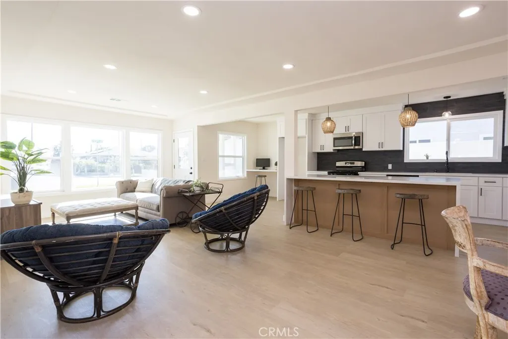 325 E 222nd St Street, Carson, California 90745 home-pic-11