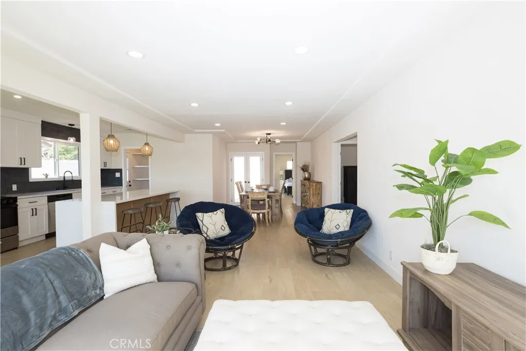 325 E 222nd St Street, Carson, California 90745 home-pic-14
