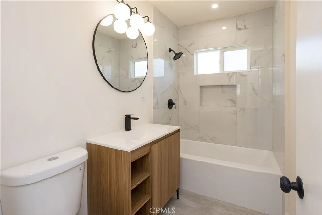 325 E 222nd St Street, Carson, California 90745 home-pic-15