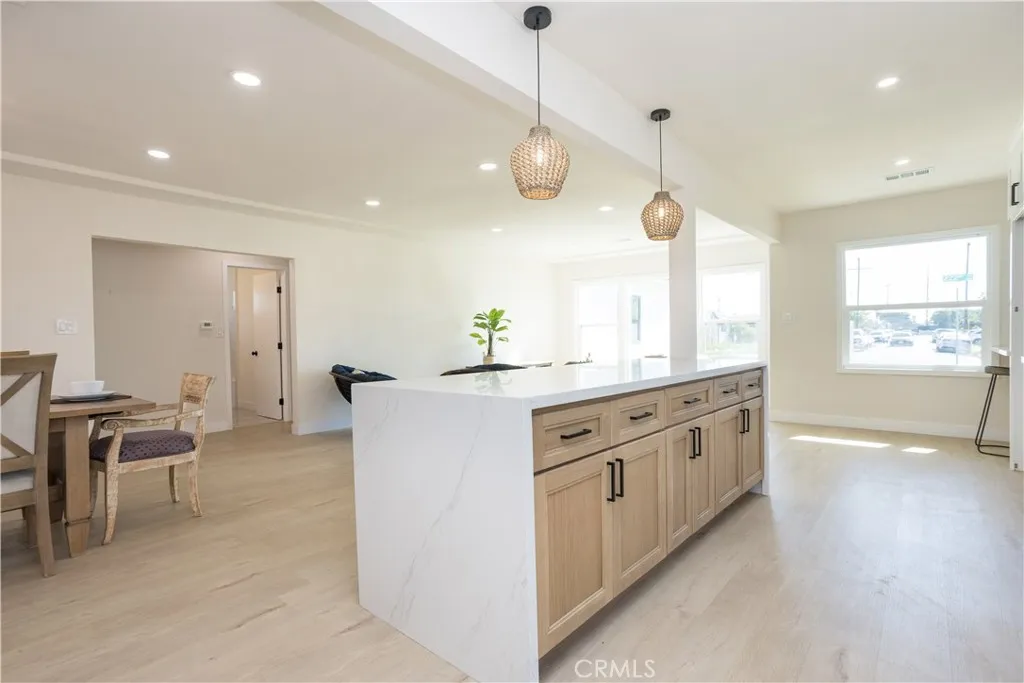 325 E 222nd St Street, Carson, California 90745 home-pic-4