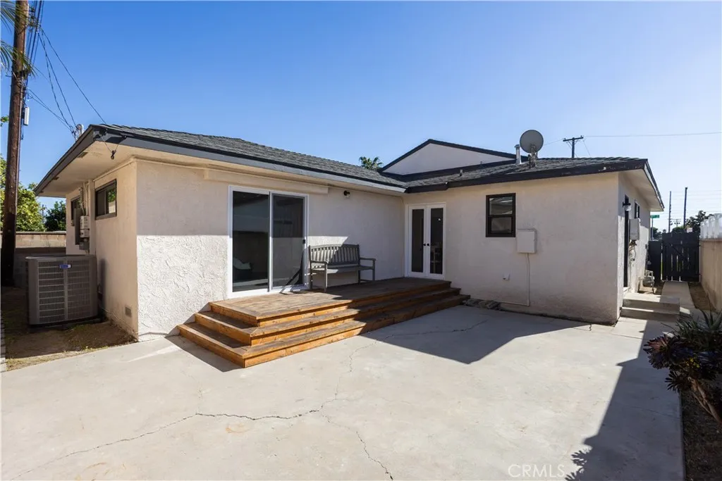 325 E 222nd St Street, Carson, California 90745 home-pic-25
