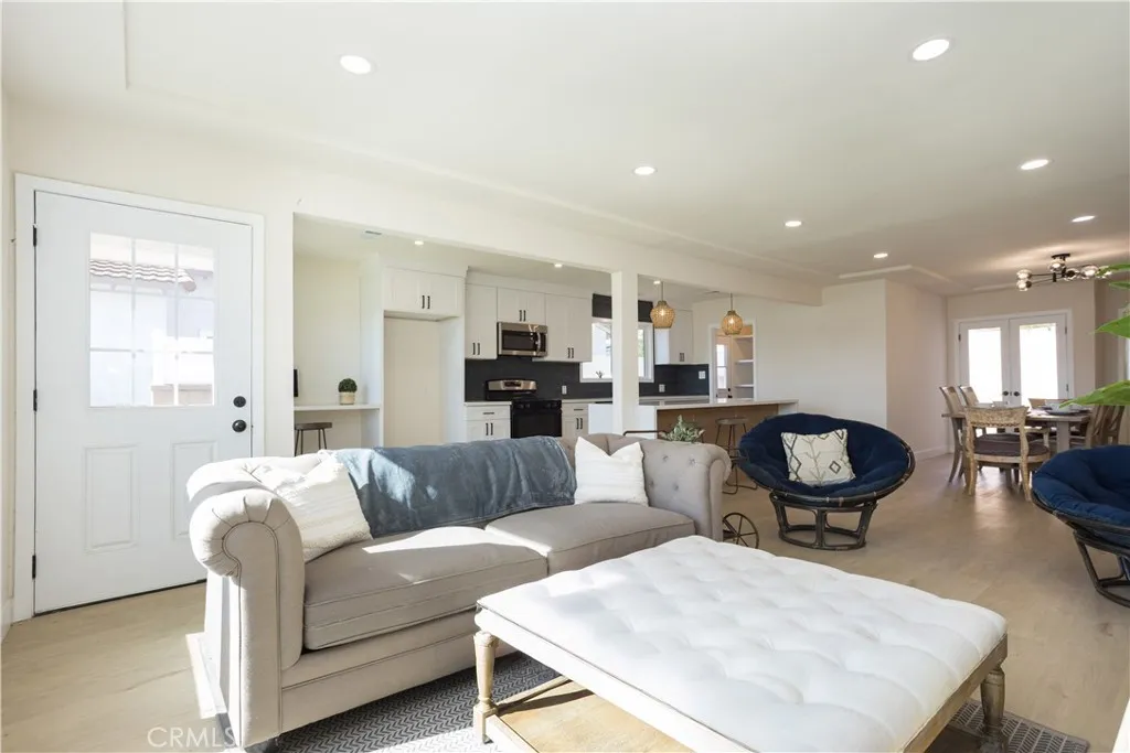 325 E 222nd St Street, Carson, California 90745 home-pic-13