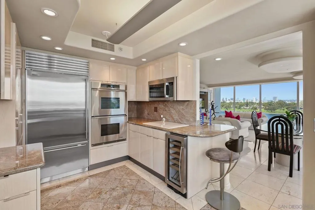 1810 Avenida Del Mundo 703, Coronado, California 92118 home-pic-17