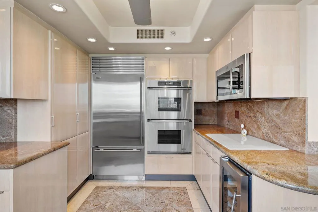 1810 Avenida Del Mundo 703, Coronado, California 92118 home-pic-18