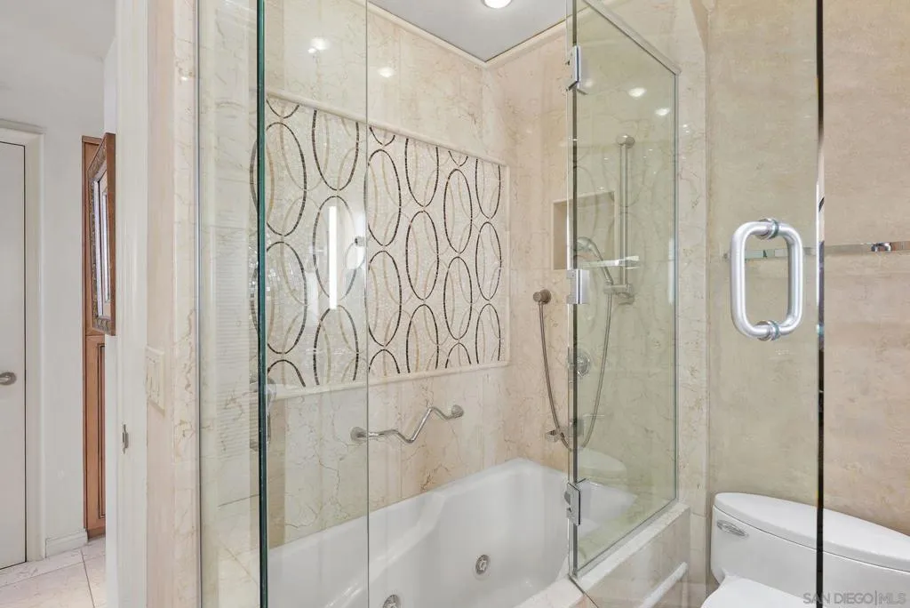 1810 Avenida Del Mundo 703, Coronado, California 92118 home-pic-31
