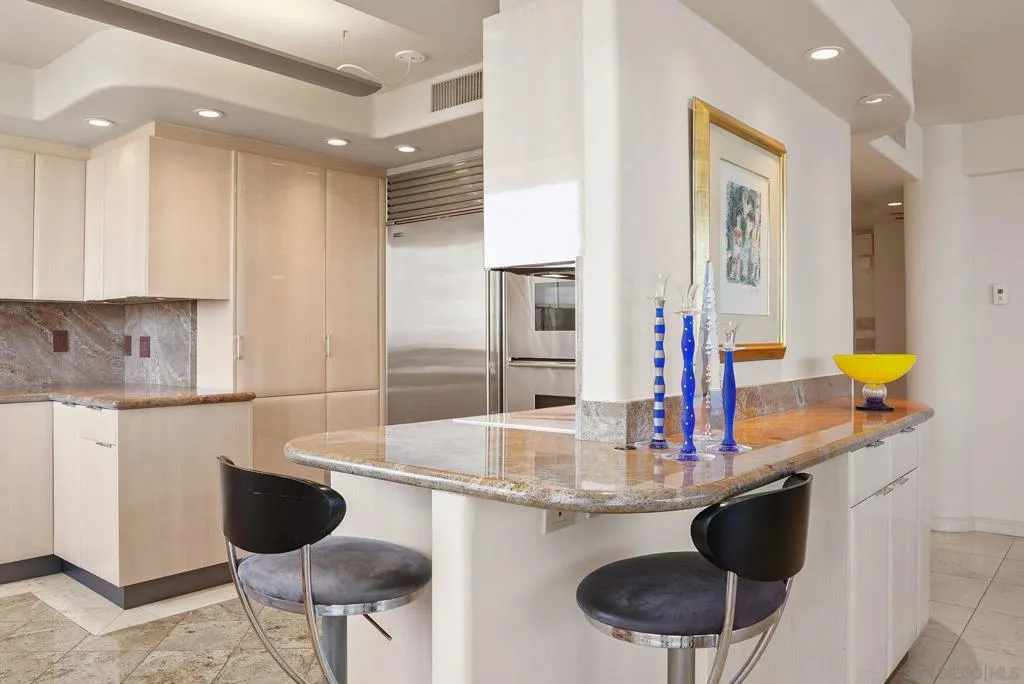 1810 Avenida Del Mundo 703, Coronado, California 92118 home-pic-15