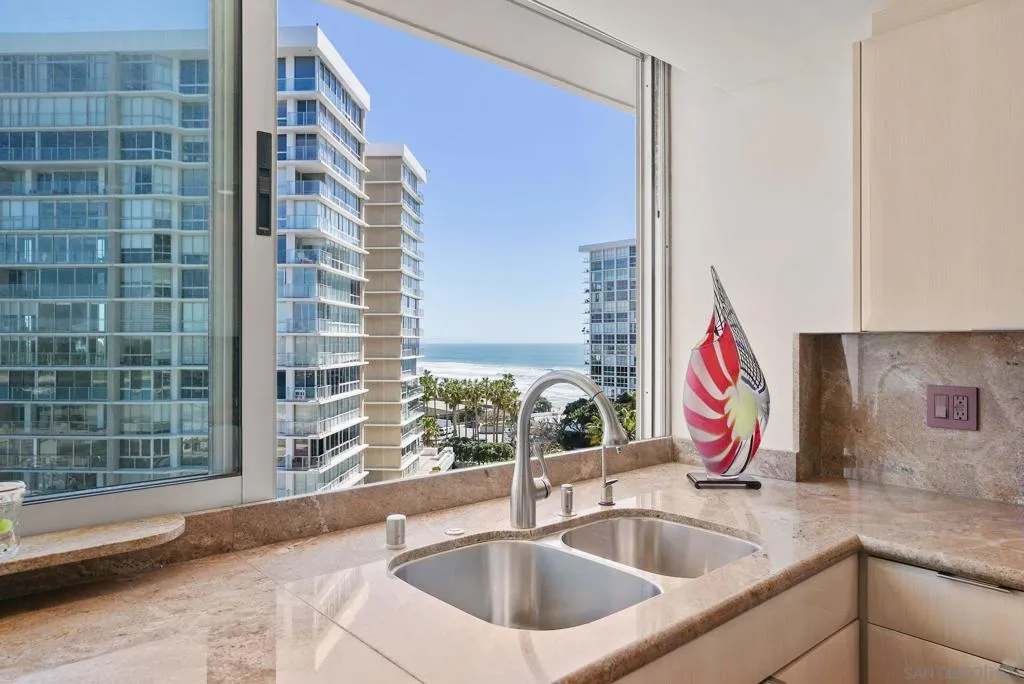 1810 Avenida Del Mundo 703, Coronado, California 92118 home-pic-21