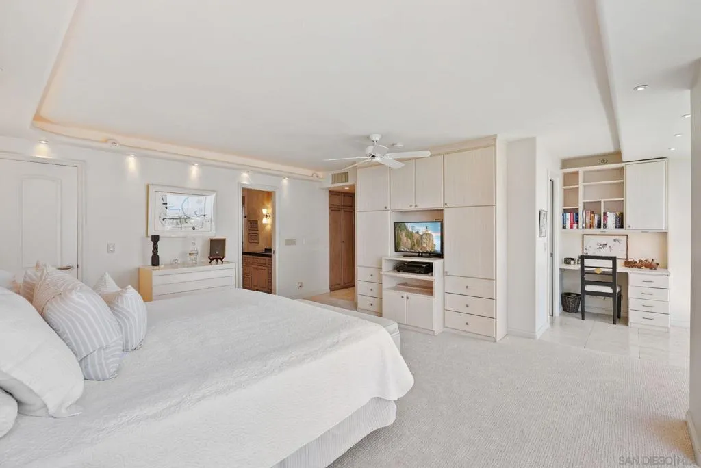 1810 Avenida Del Mundo 703, Coronado, California 92118 home-pic-35