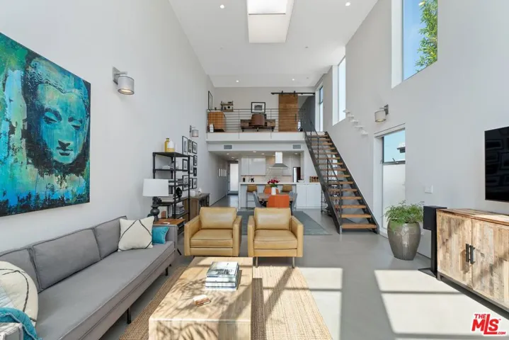 Beautifully Furnished