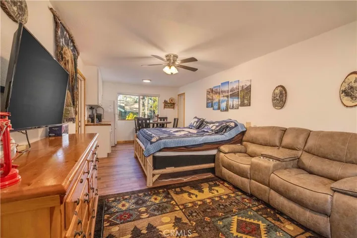 1st bedroom with walkin closet