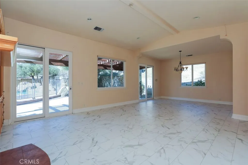 1639 Kleck, Paso Robles, California 93446 home-pic-9