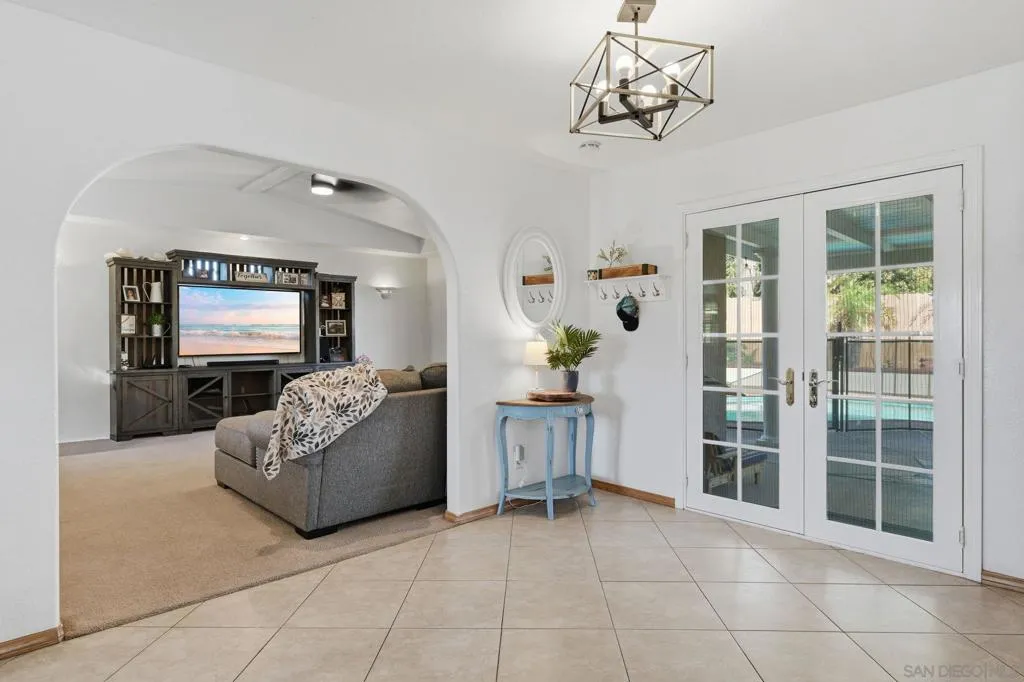 9349 Nalini Ct, Santee, California 92071 home-pic-10
