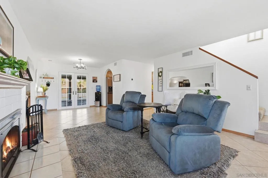 9349 Nalini Ct, Santee, California 92071 home-pic-9