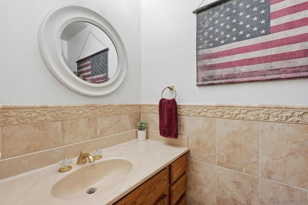 9349 Nalini Ct, Santee, California 92071 home-pic-22