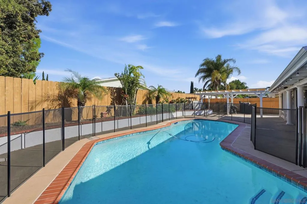 9349 Nalini Ct, Santee, California 92071 home-pic-44