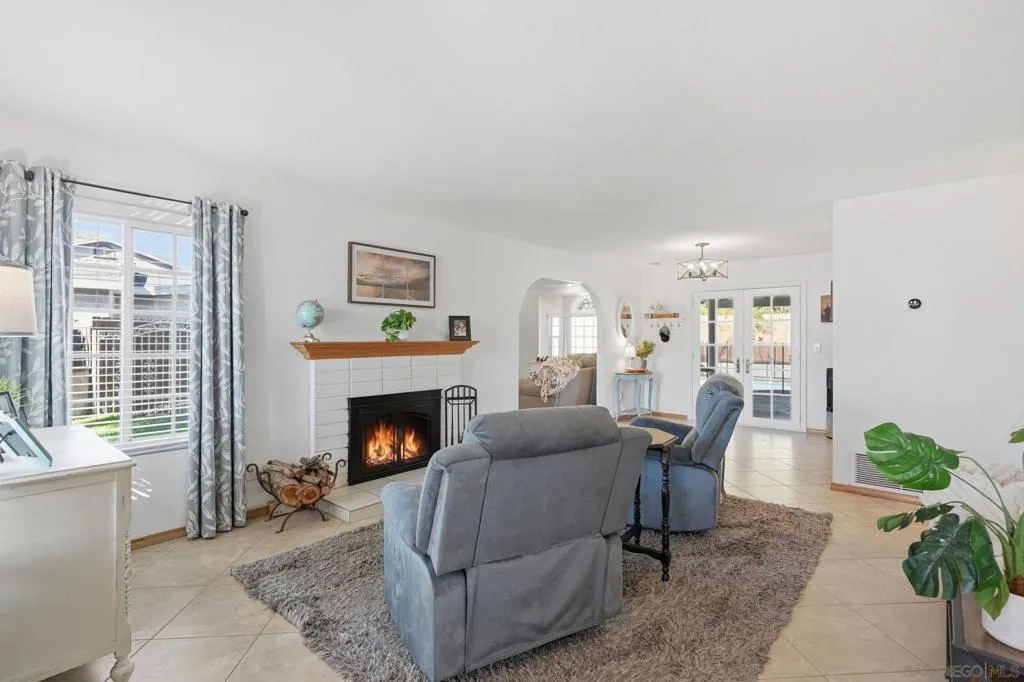 9349 Nalini Ct, Santee, California 92071 home-pic-6