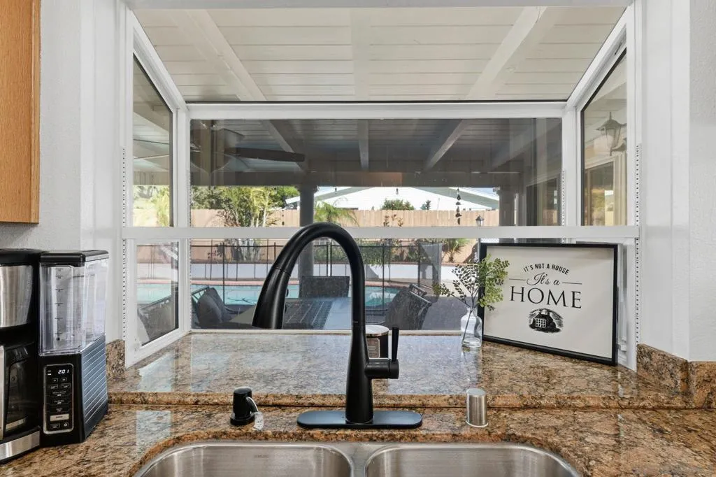 9349 Nalini Ct, Santee, California 92071 home-pic-17