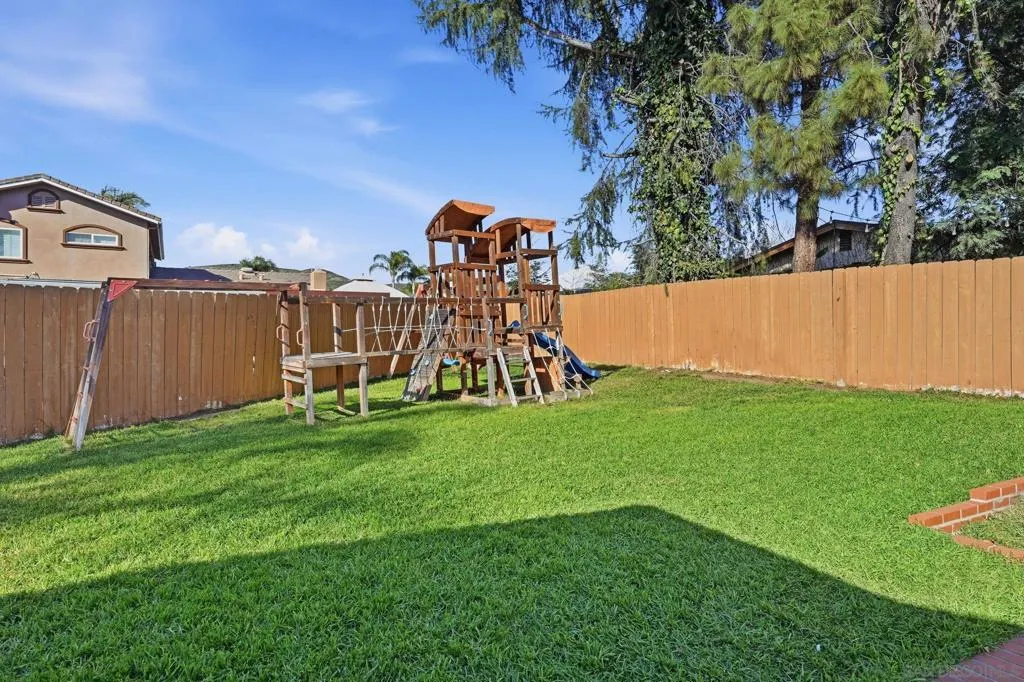 9349 Nalini Ct, Santee, California 92071 home-pic-45