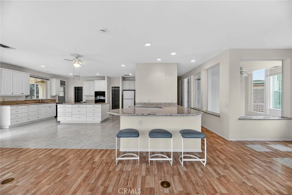 29886 Bahia Drive, Canyon Lake, California 92587 home-pic-9