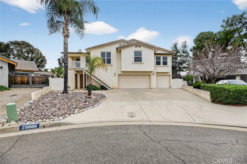 29886 Bahia Drive, Canyon Lake, California 92587 home-pic-2