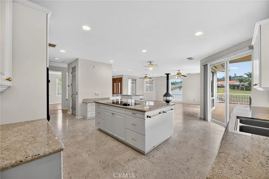 29886 Bahia Drive, Canyon Lake, California 92587 home-pic-13