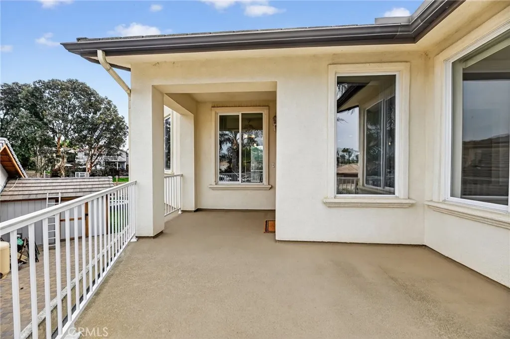 29886 Bahia Drive, Canyon Lake, California 92587 home-pic-4