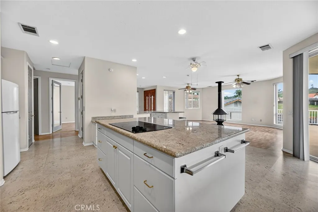 29886 Bahia Drive, Canyon Lake, California 92587 home-pic-14