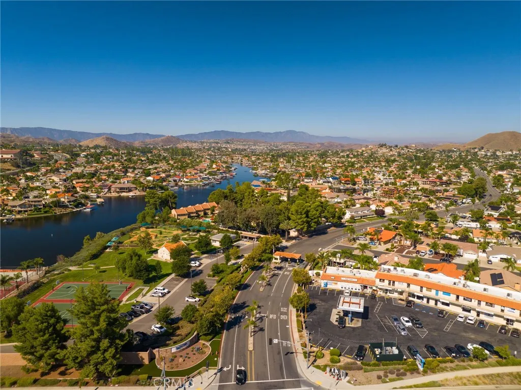 29886 Bahia Drive, Canyon Lake, California 92587 home-pic-63