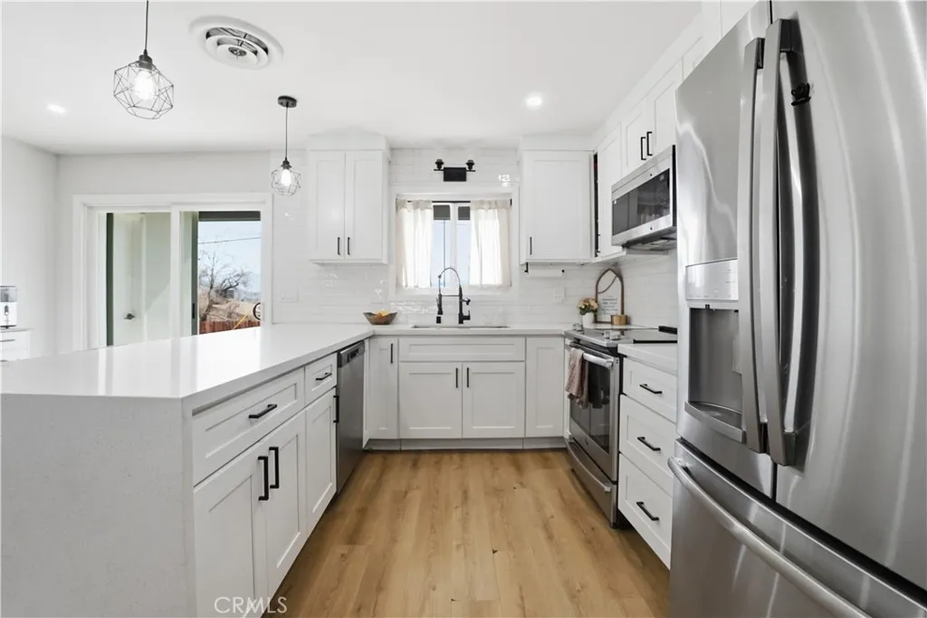 23921 South, Apple Valley, California 92307 home-pic-22