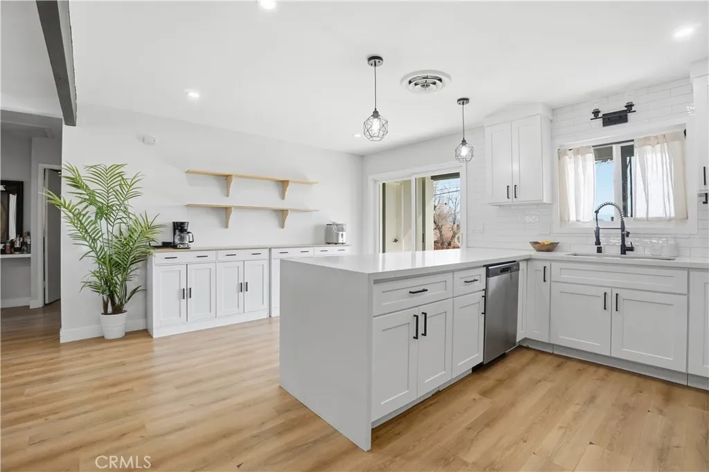 23921 South, Apple Valley, California 92307 home-pic-7