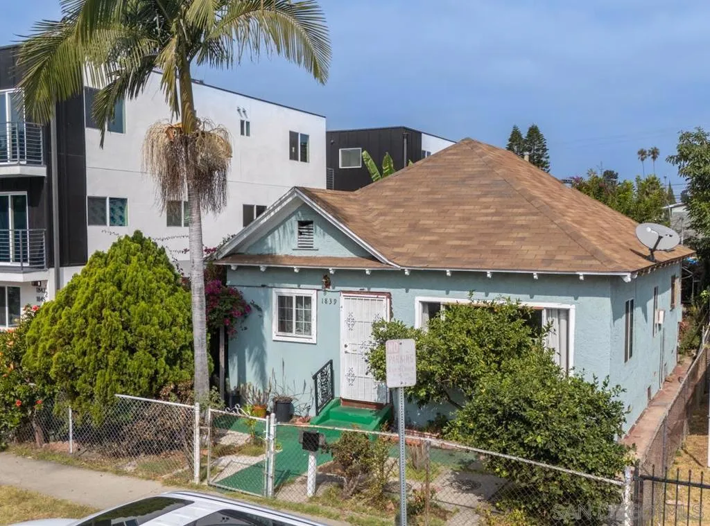 1839 W 20th St, Los Angeles, California 90007 home-pic-1