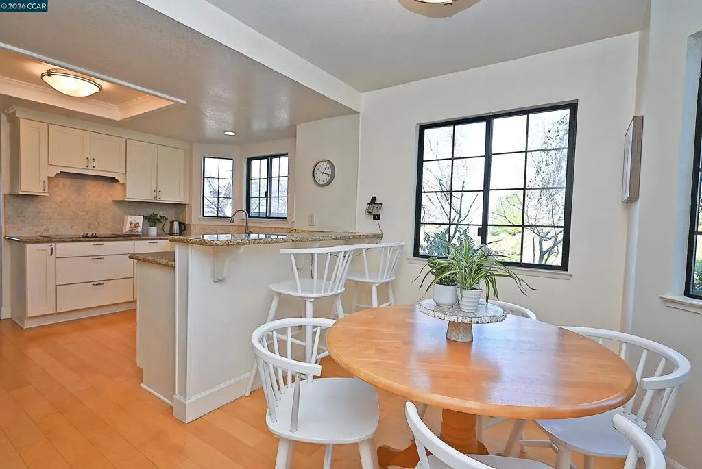 137 137 Haslemere, Lafayette, California 94549 home-pic-14