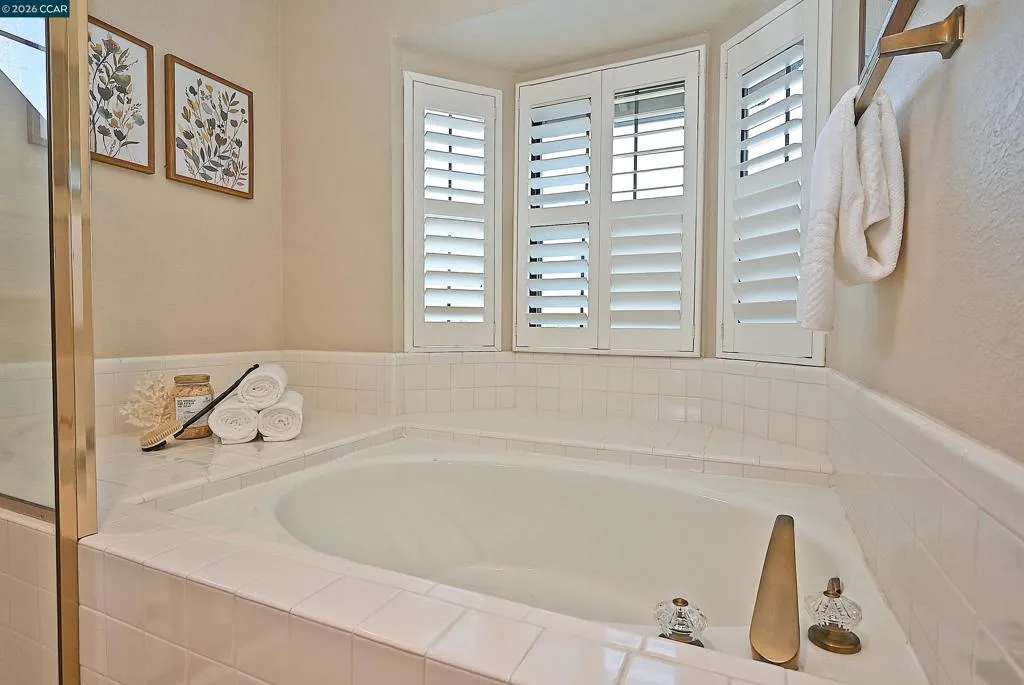 137 137 Haslemere, Lafayette, California 94549 home-pic-22