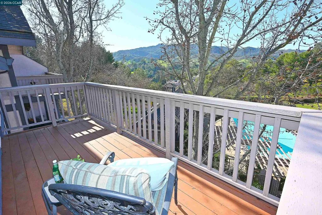 137 137 Haslemere, Lafayette, California 94549 home-pic-24