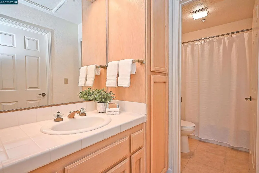 137 137 Haslemere, Lafayette, California 94549 home-pic-29