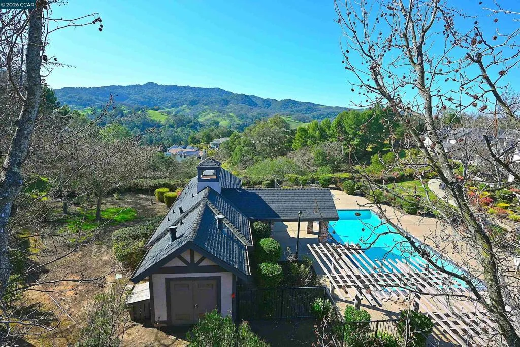 137 137 Haslemere, Lafayette, California 94549 home-pic-10