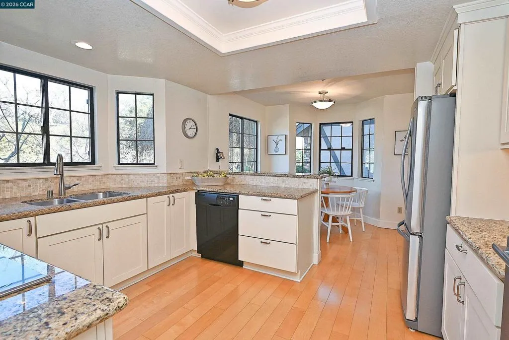 137 137 Haslemere, Lafayette, California 94549 home-pic-12