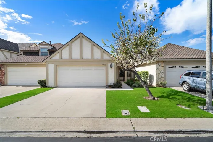 Fabulous Kingsbriar 3 bedroom, 2 bath townhome