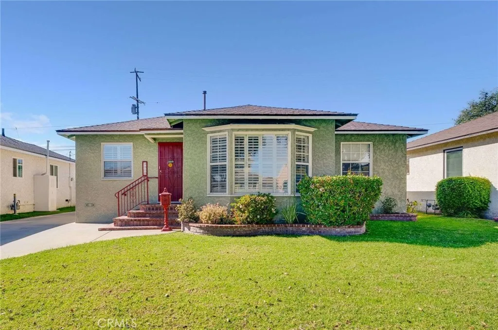 4839 Eastbrook, Lakewood, California 90713 home-pic-1